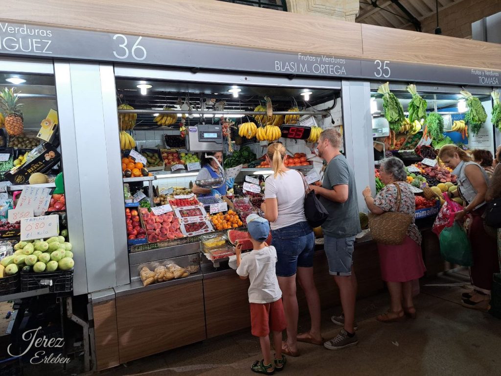 Stände auf dem Mercado in Jerez