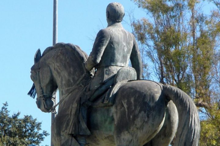 Beste Bodegas in Jerez - Bodegas Álvaro Domecq Monument Jerez Pferd